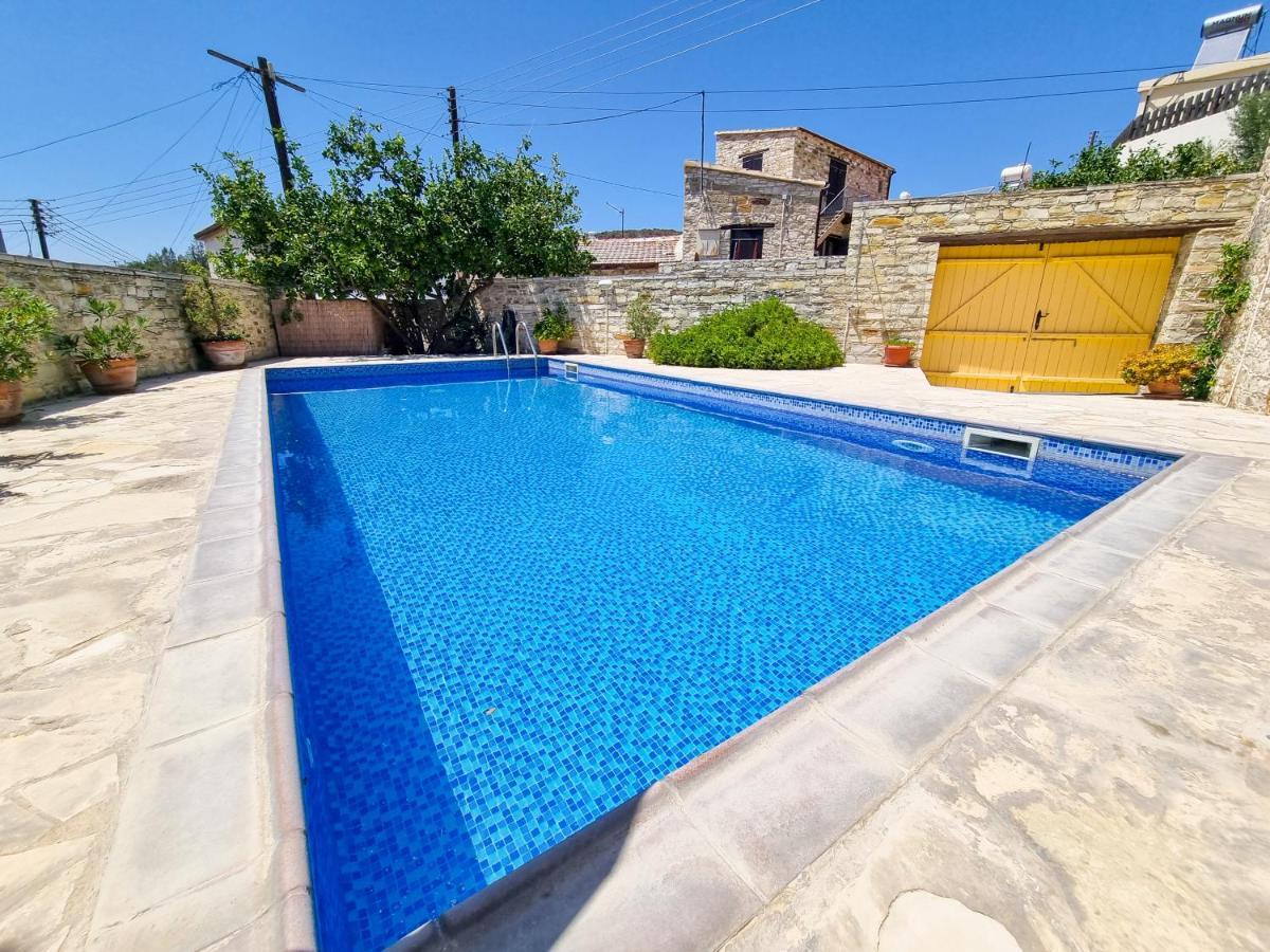 Skarinou'S Landhouse Poolside Heaven Apartment Kültér fotó
